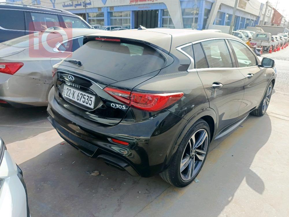 ئينفنتي Q30